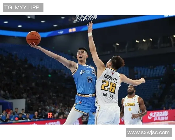 方硕的篮球之路：从青涩少年到职业赛场的辉煌历程与未来展望